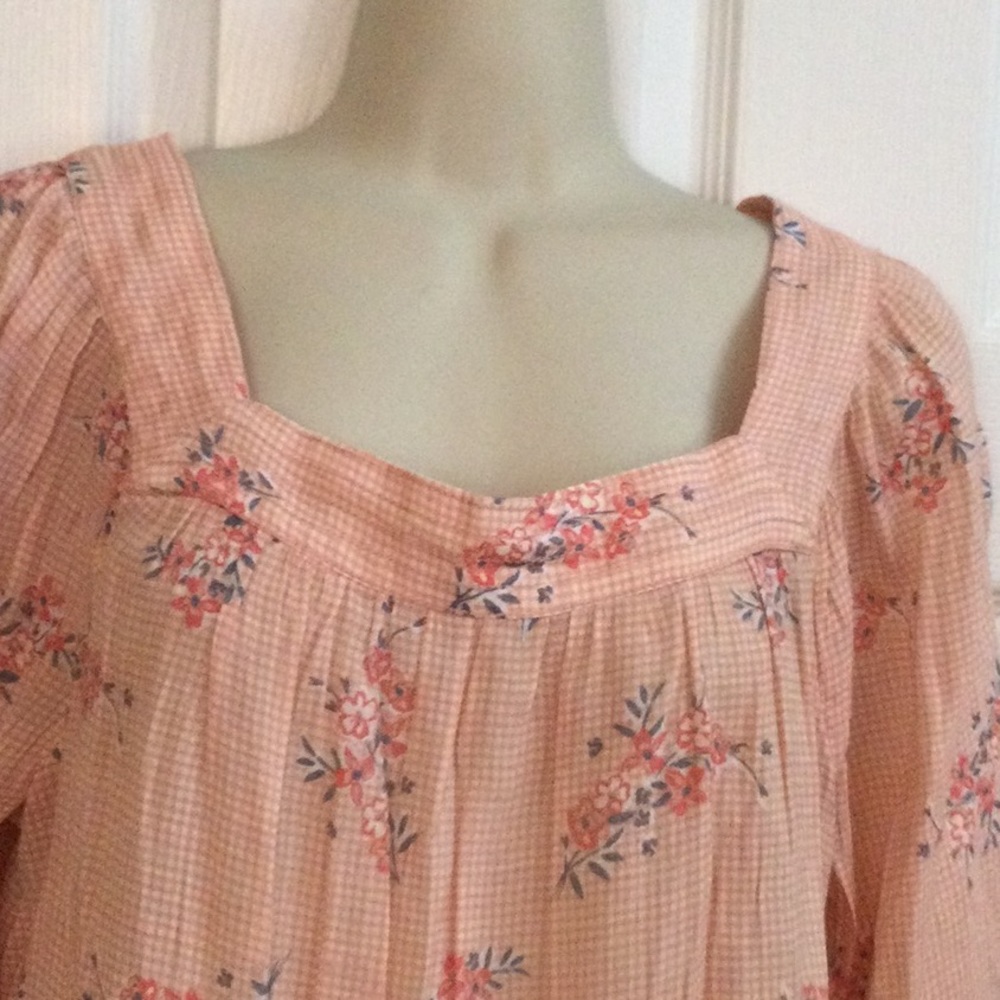 Lauren Conrad Top - Picture 2 of 8